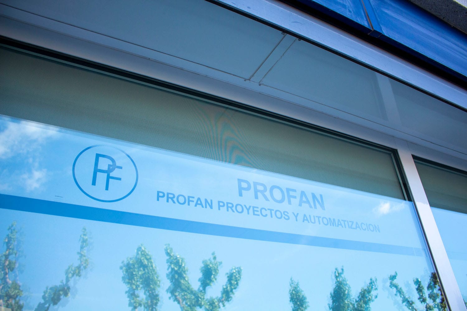 oficinas Ventanal de entrada a las oficinas