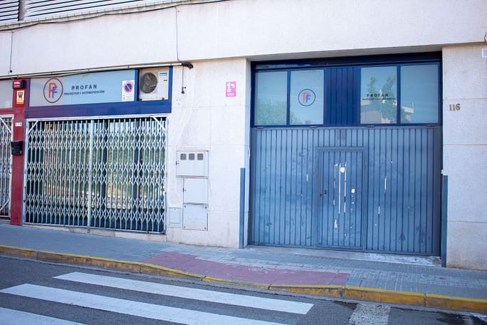 profan_exerior Entrada a las oficinas de profan